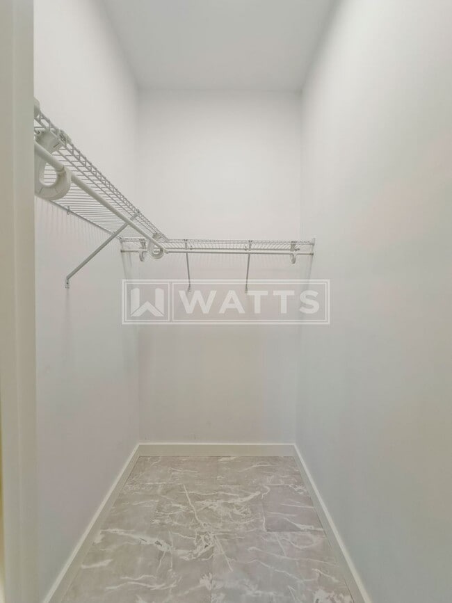 Building Photo - 1022 28th Pl S