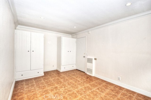 Building Photo - 250 Cliff Dr