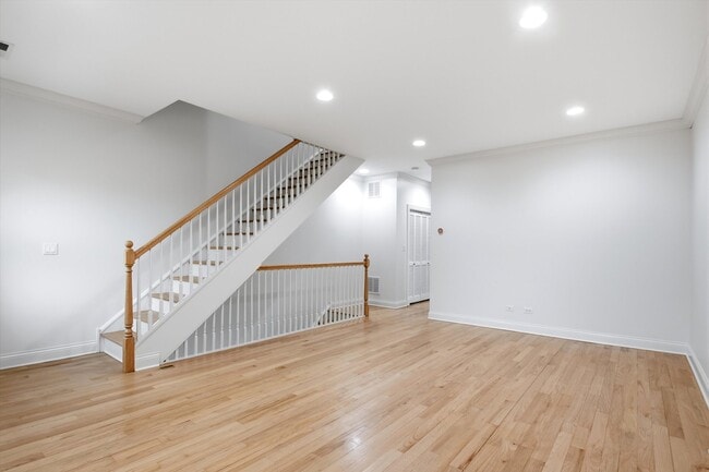 Building Photo - 2340 W Adams St