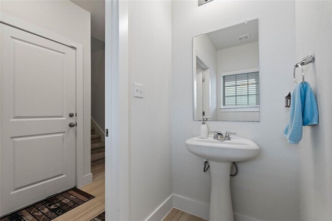 Building Photo - 603 White Steppe Way