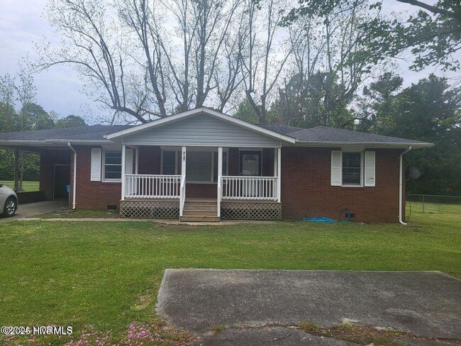 Primary Photo - 2127 Ramsey Loop Rd