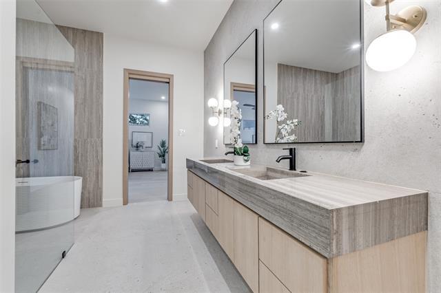 Building Photo - 3821 Beechwood Ln