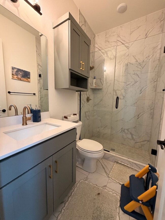 Building Photo - Spacious 5-Bedroom House in Cave Springs, AR