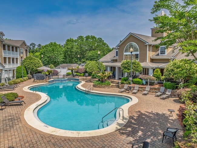 Building Photo - 2801 Chancellorsville Dr