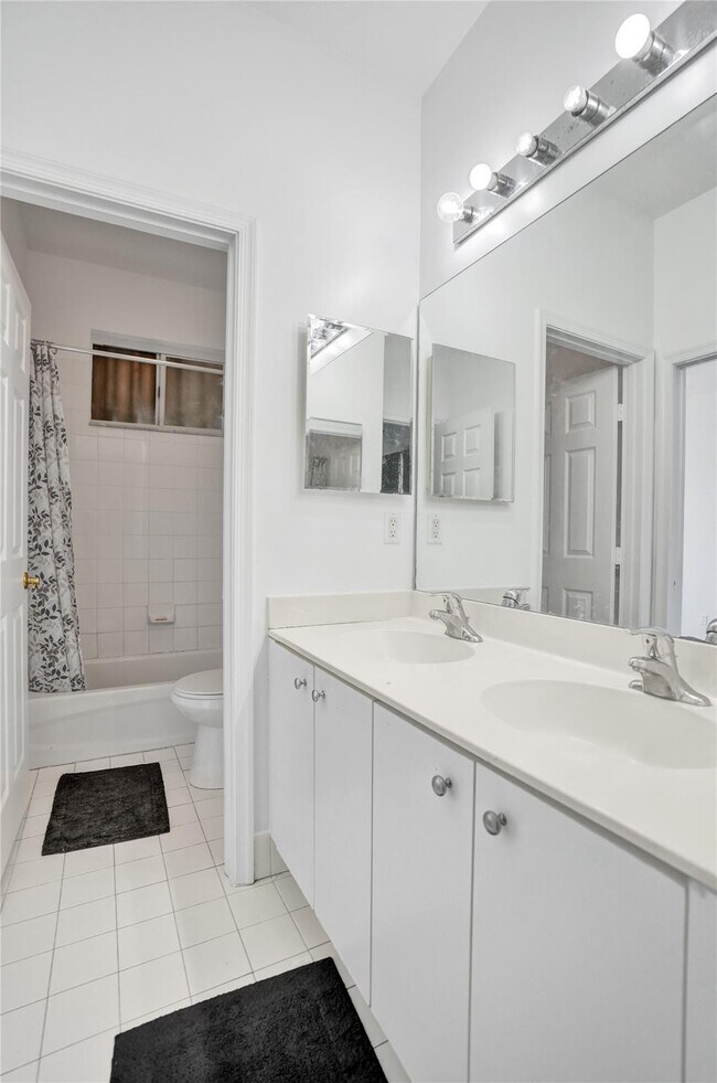 Building Photo - 3313 NW 29th Ct