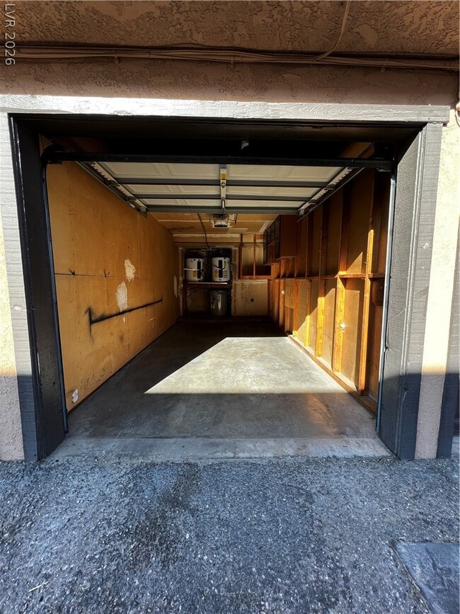 Building Photo - 6630 Bubbling Brook Dr