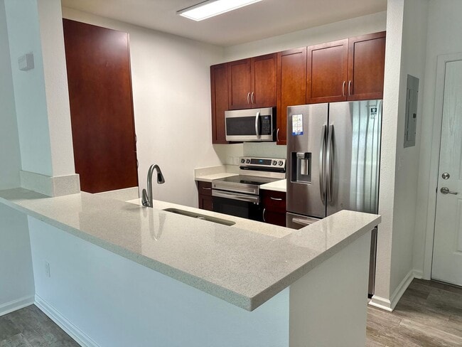 Newly Renovated 2 Bedroom / 1 Bathroom Un... - Newly Renovated 2 Bedroom / 1 Bathroom  Un...