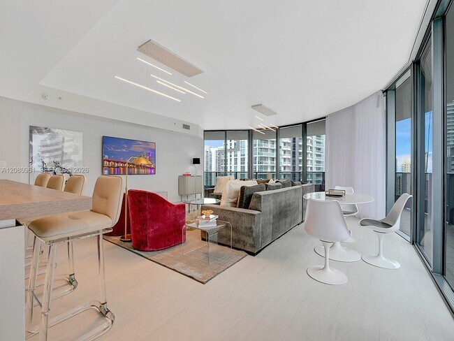 Building Photo - 1000 Brickell Plaza