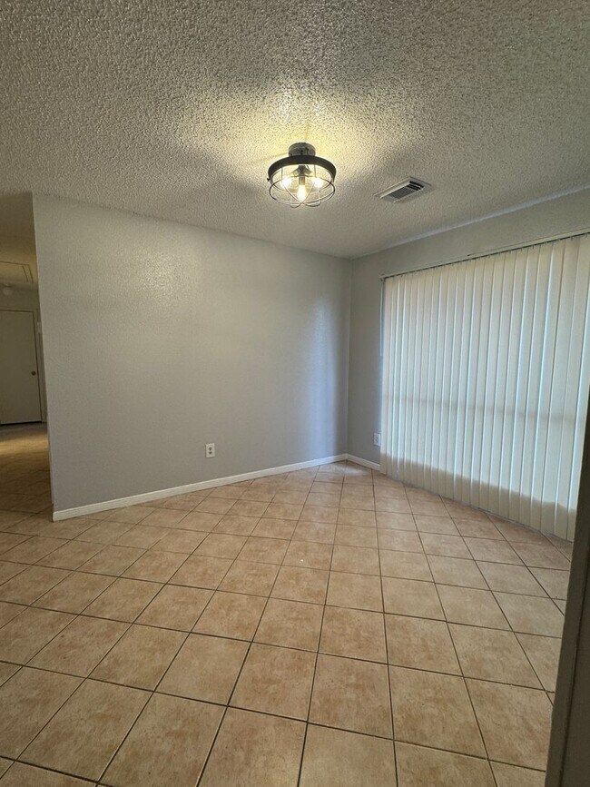 Building Photo - 11826 Roandale Dr