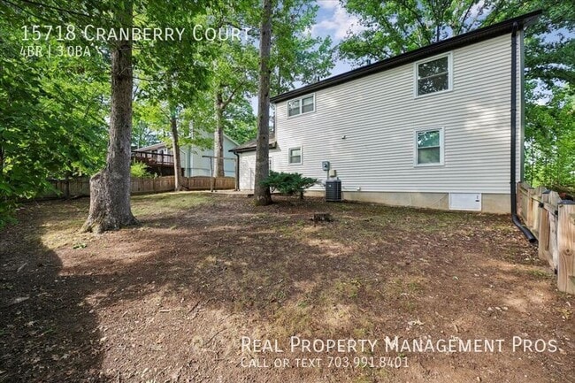 Building Photo - 15718 Cranberry Ct