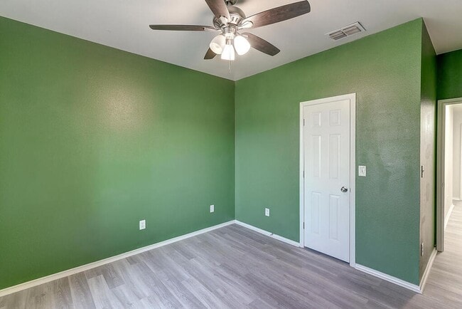 Building Photo - 7605 Cougar Dr