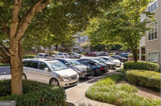 Building Photo - 1250 Parkwood Cir SE