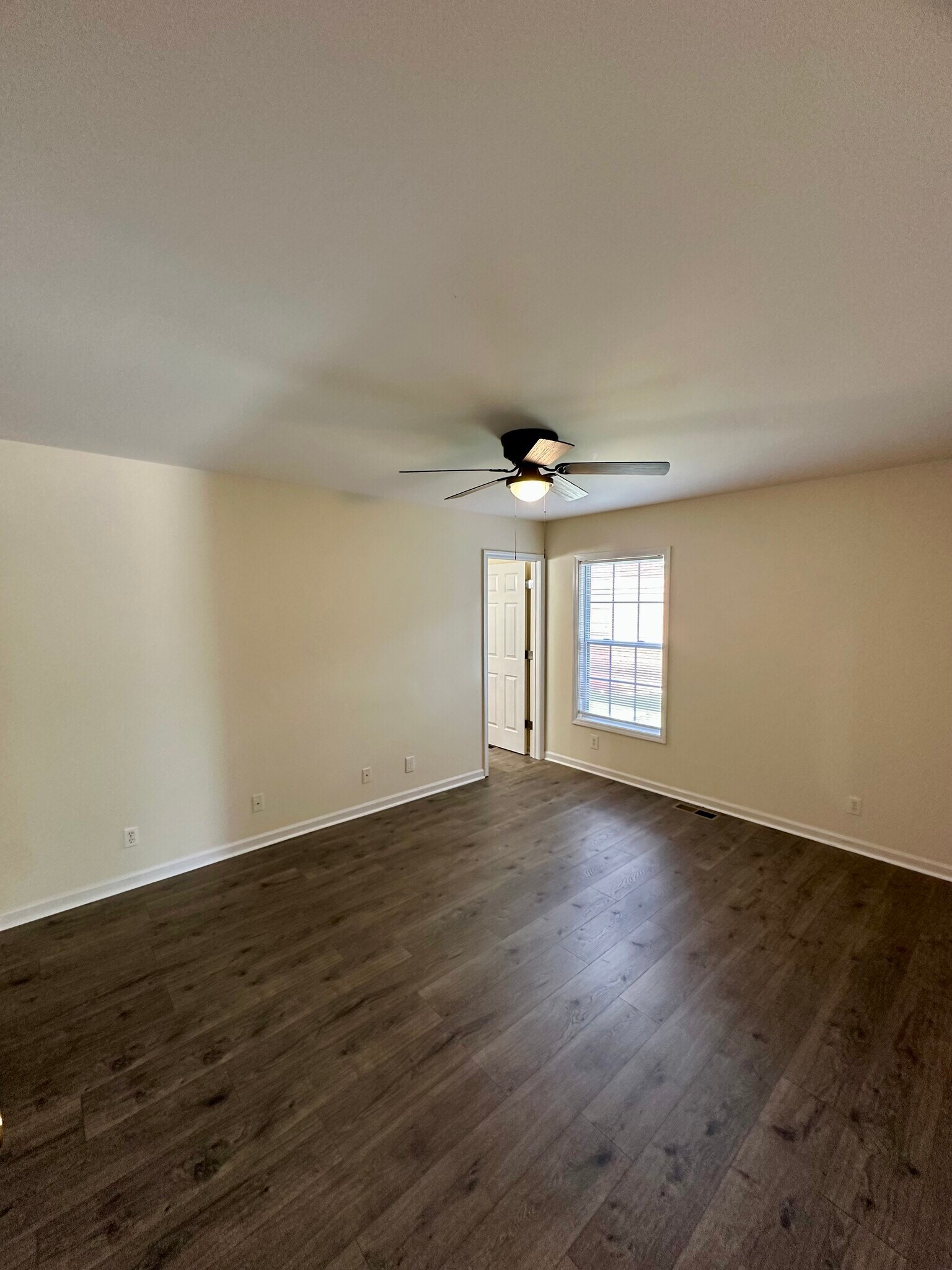 Primary bedroom - 1620 Ridgecrest Dr