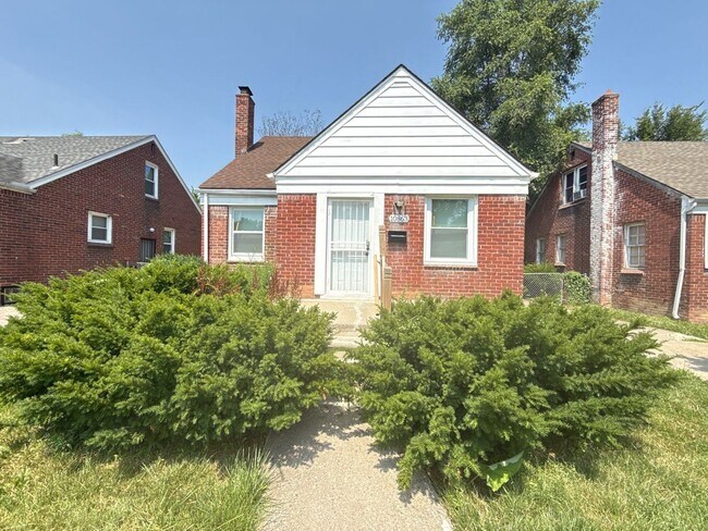 Primary Photo - Renovated 3-Bedroom Home – We Welcome Sect...
