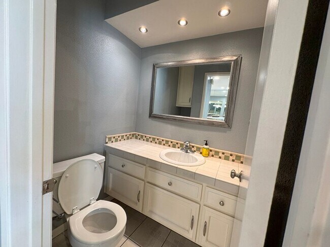 Building Photo - Stunning house in the heart of La Jolla Cl...
