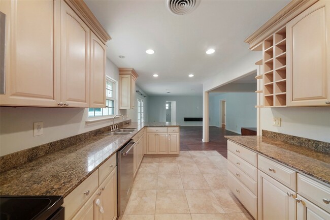 Building Photo - 10502 Timberwood Dr