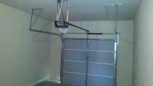 Garage - 1080 Township Cir