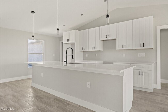 Building Photo - 1422 NE 19th Pl