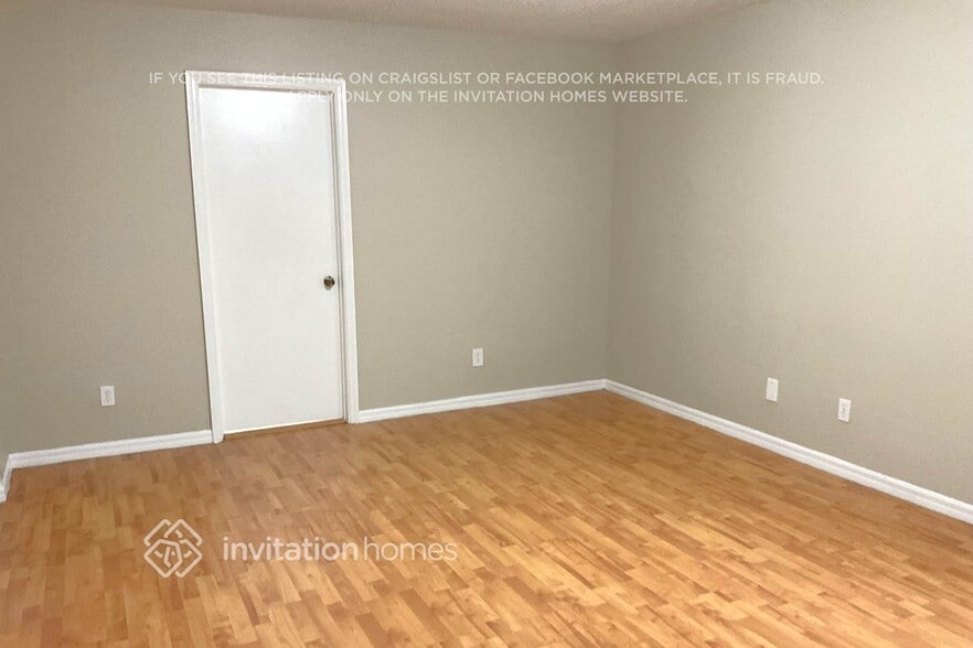 Building Photo - 2300 SW 106th Ave