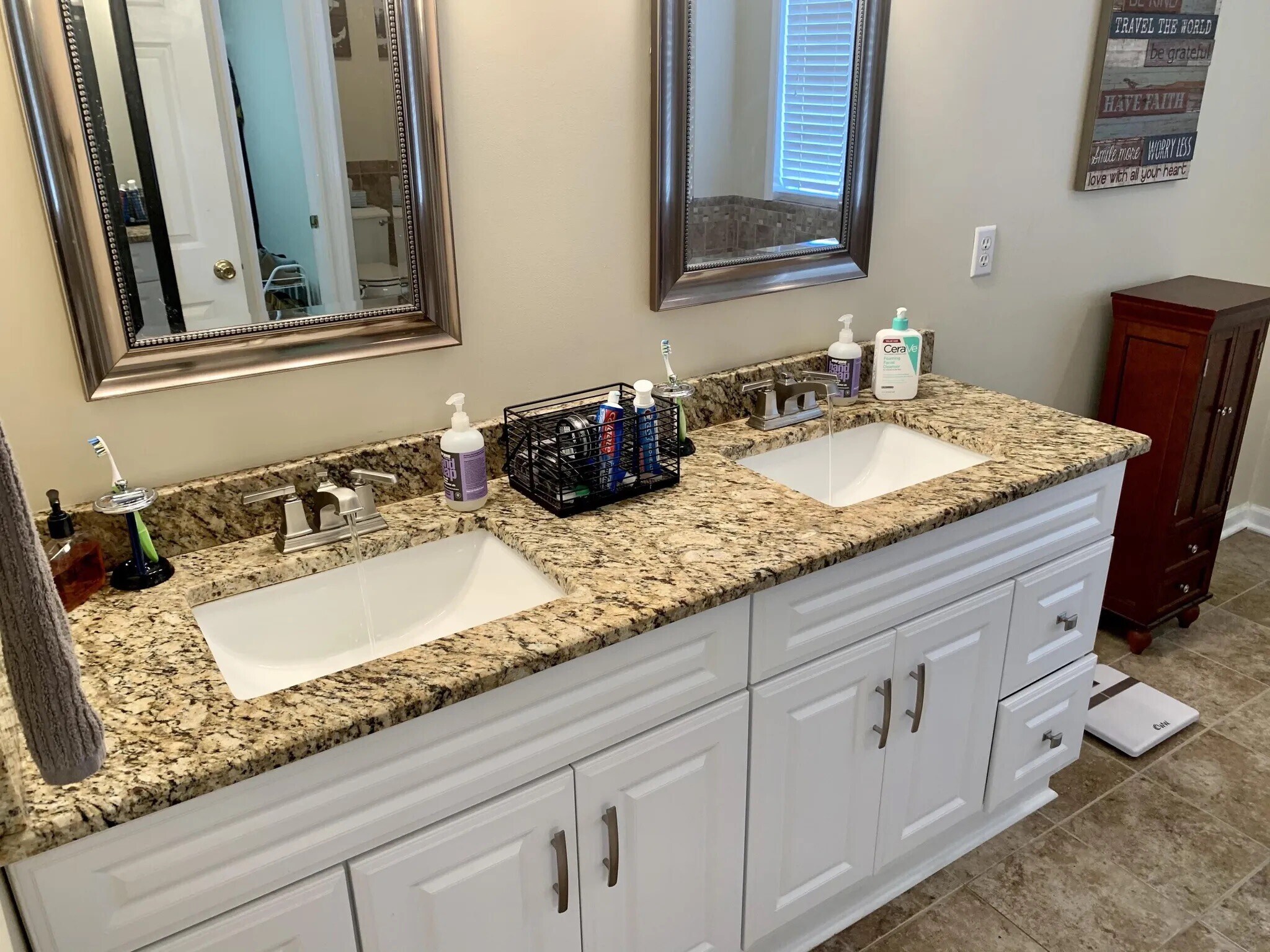 Building Photo - 124 Charlton Ct