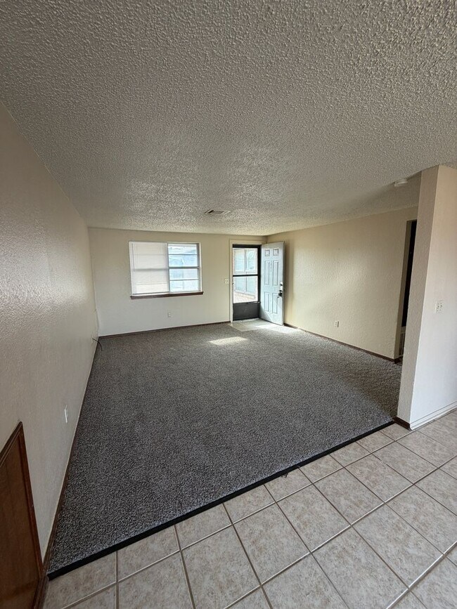 Building Photo - Charming 2 Bed, 1 Bath Home Near OCCC!