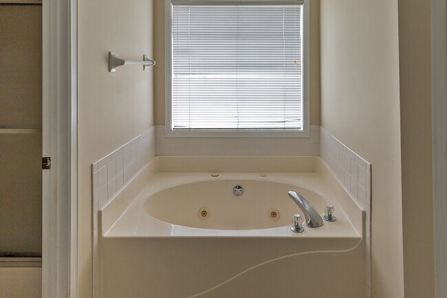 Building Photo - Home in Prattville