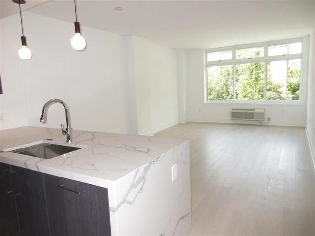 Building Photo - 1400 Hudson St