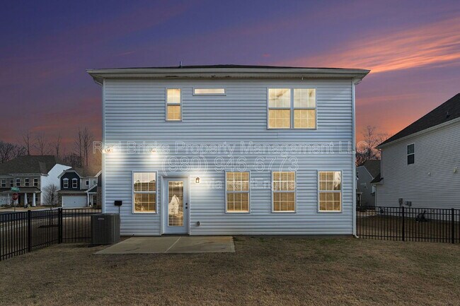 Building Photo - 435 Kennerly Center Dr