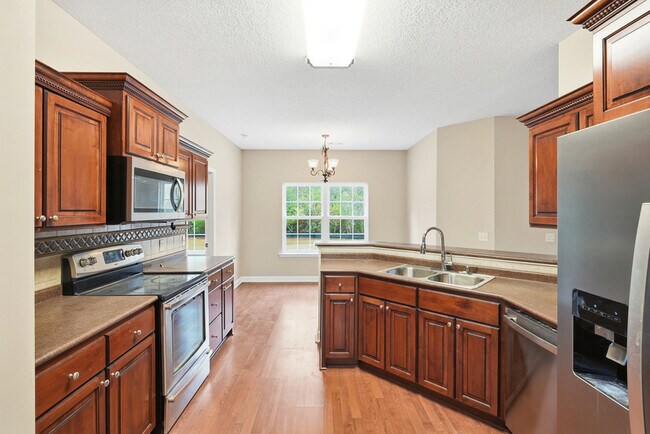 Building Photo - 68 Lincoln Way