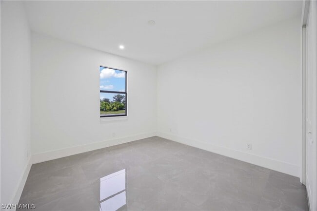 Building Photo - 2504 23rd St W