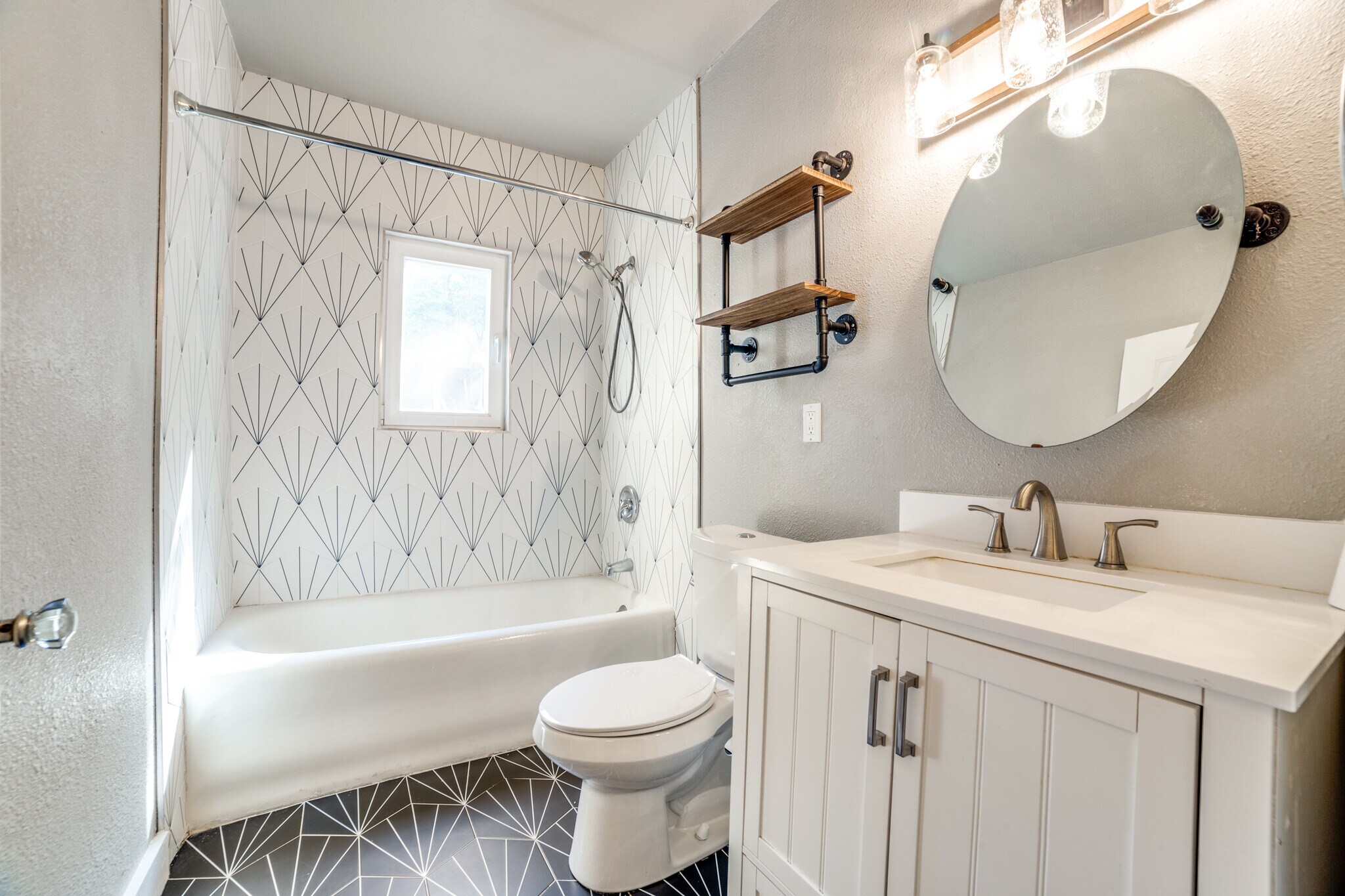 Second Bath - 135 E Ridgewood Ct