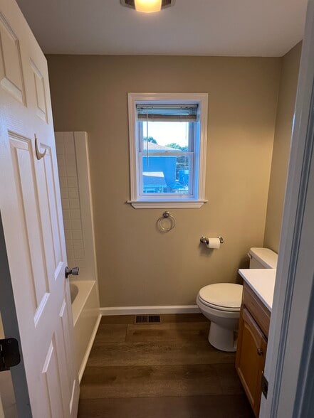 Master Bathroom - 176 Duer St