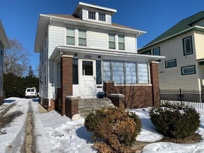 Building Photo - 110 W Columbia Ave