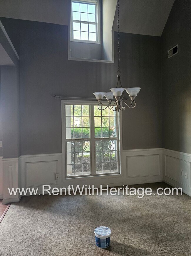 Building Photo - Gorgeous 4bd/ 2.5 Bath / Attention to Detail / Popular Menlow Station / Swim/ Tennis/ Direct Acce...