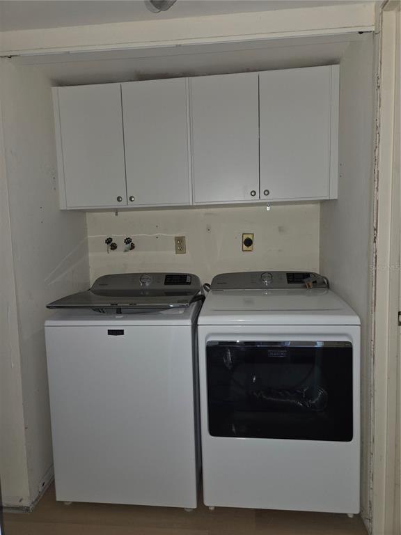 Building Photo - 103 1st St E