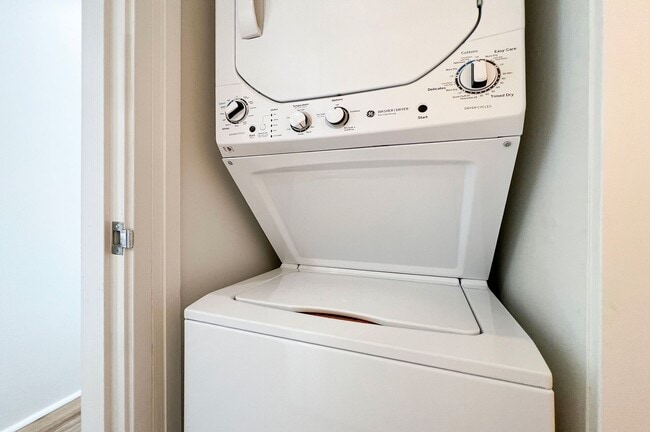 Building Photo - Diamond Head Vista...Breathtaking views, high floor, A/C, open lanai