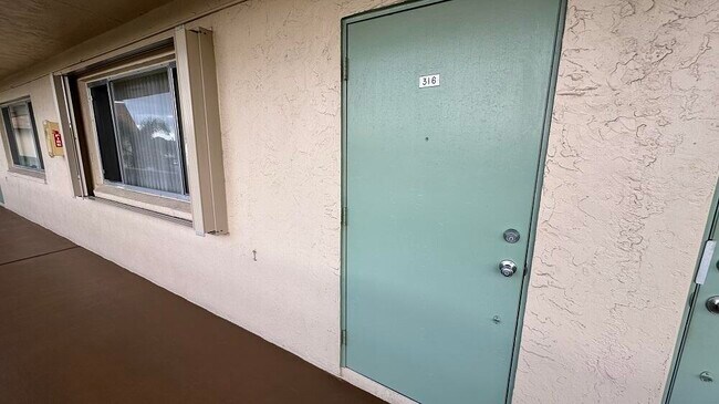 Building Photo - 700 Village Green Ct