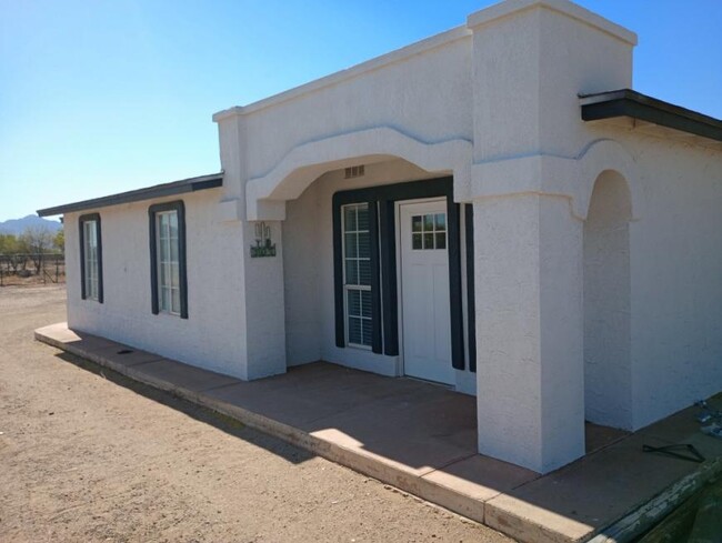 Building Photo - 2 bedroom in Eloy AZ 85131