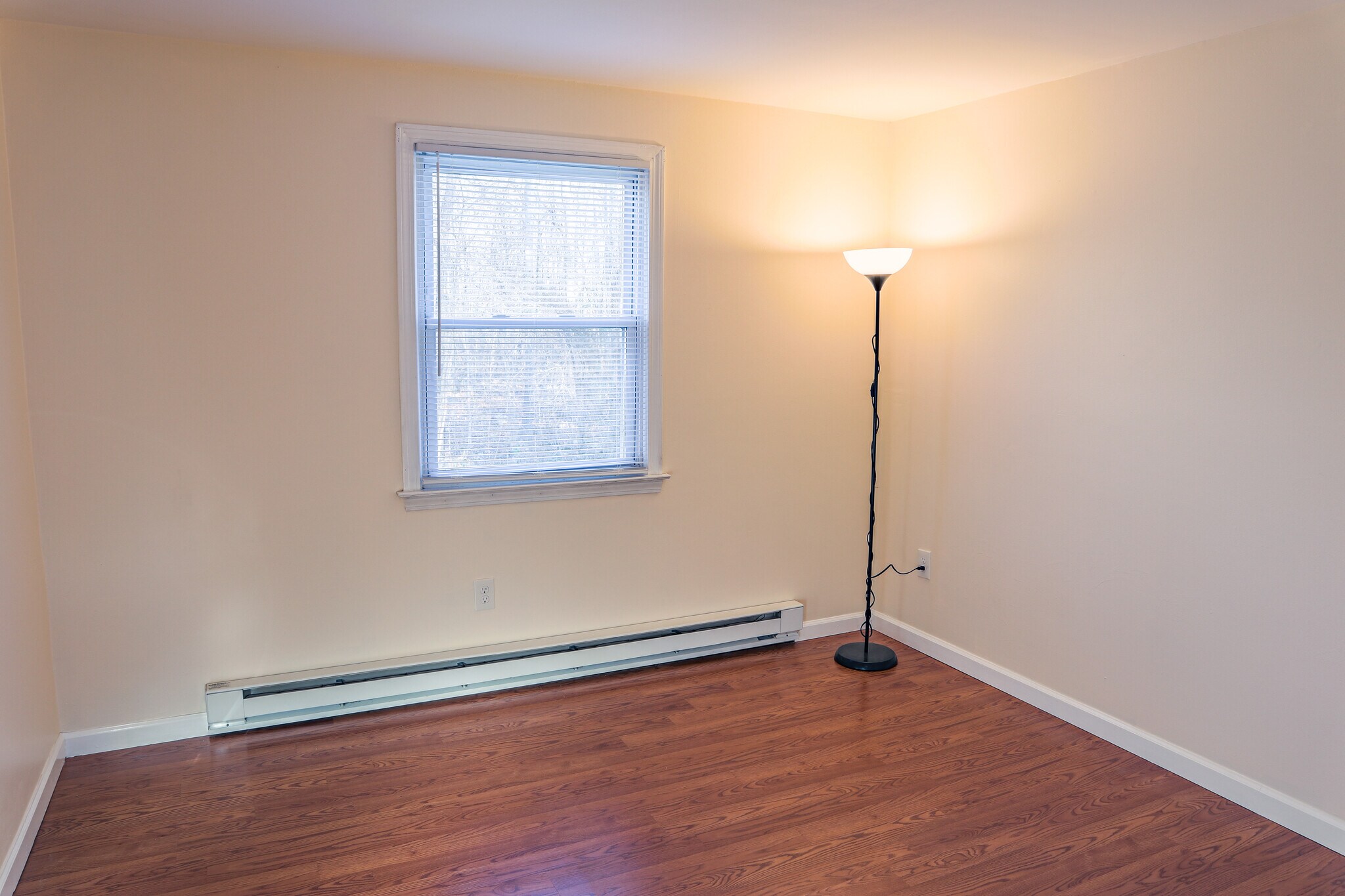 Building Photo - 120 Young St