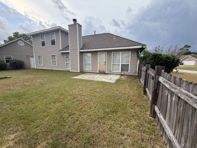 Building Photo - 2065 Juniper Dr