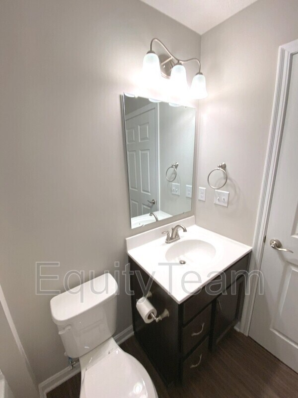 Building Photo - 4329 Value Spgs