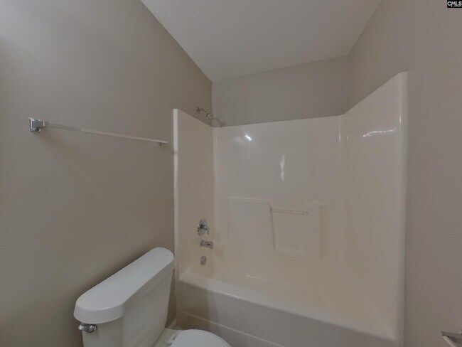 Building Photo - 136 Katrina Ct