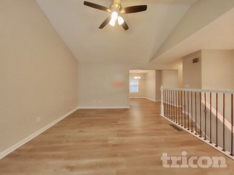 Building Photo - 141 Fairfax Dr