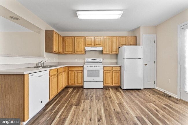 Building Photo - 209 Ilona Ct