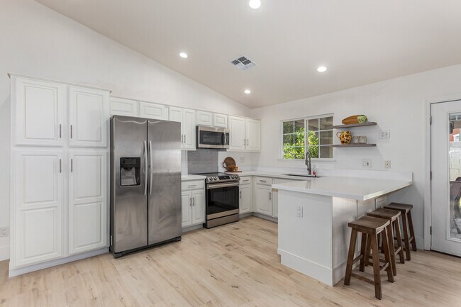 Building Photo - 15433 N 63rd St