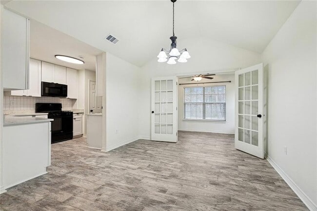 Building Photo - 405 Bon Temps Roule