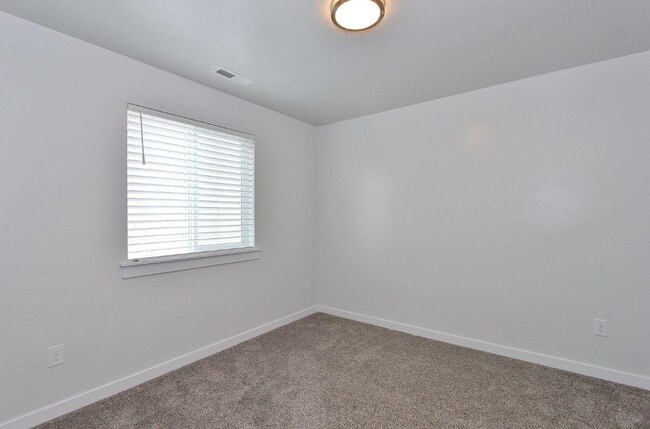 Building Photo - Immaculate & Spacious home in West Meridian