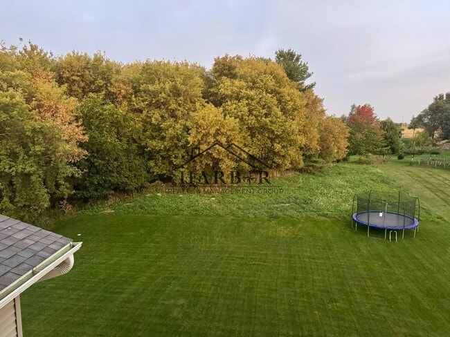 Building Photo - 2049 Kerry Dr NE