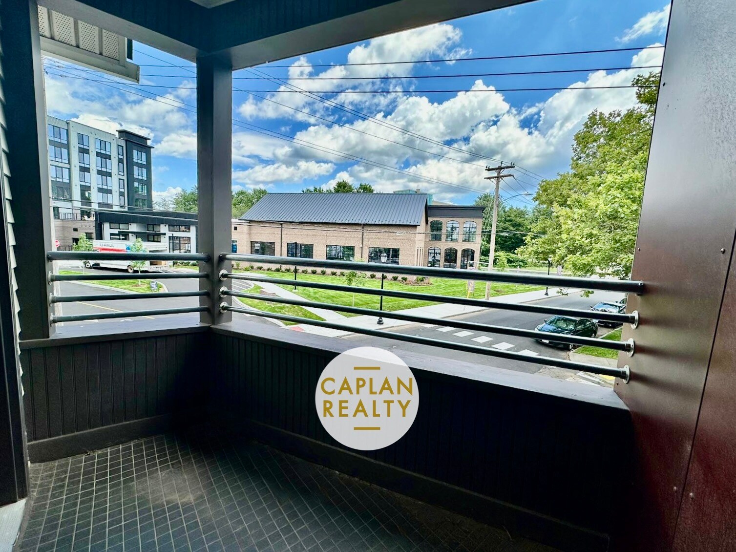 Building Photo - 324 Ashmun St