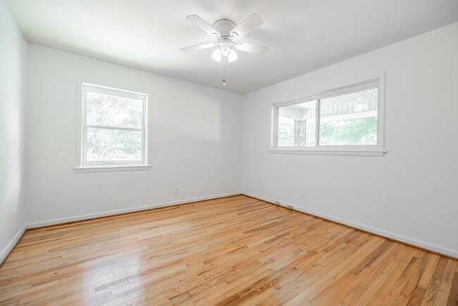 Building Photo - 119 Driftwood Pl